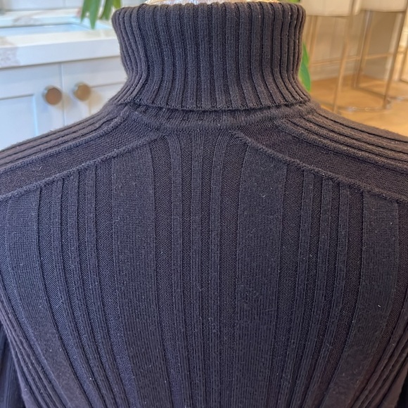 EUC Hugo Boss long sleeve wool turtleneck sweater. - Picture 7 of 12